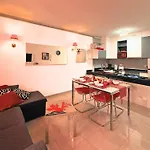 Corallo Artdesign 100 M From The Apartman *