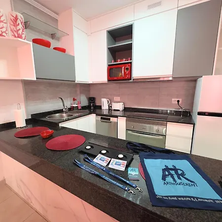 Corallo Artdesign 100 M From The Apartman *