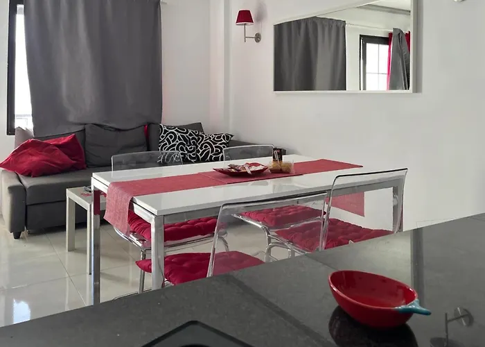 Corallo Artdesign 100 M From The Apartamento Puerto del Carmen (Lanzarote)