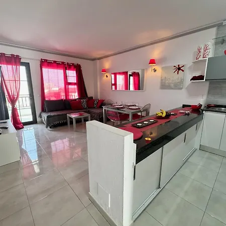Apartment Corallo Artdesign 100 M From The Puerto del Carmen (Lanzarote)