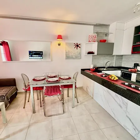 Corallo Artdesign 100 M From The Appartement *